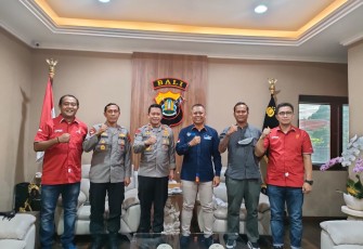 "Kami melihat antusiasme yang begitu tinggi dari masyarakat terkait dengan pelaksanaan sepakbola di tanah air. Tetapi, kami tetap menekankan penerapan protokol kesehatan harus tetap dilakukan dengan ketat," ujar Dedi.
