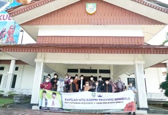 Sekda Provinsi Bengkulu  melepas keberangkatan Kafilah perwakilan Bengkulu untuk mengikuti Musabaqoh Tilawatil Qur'an (MTQ) ke-V KORPRI tingkat Nasional di Kendari
