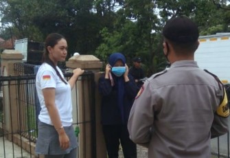 Polsek Banjaran Himbau Warga Untuk Pakai Masker Saat Keluar Rumah