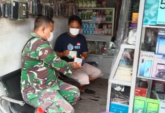 Koramil 03/Sepang Distribusikan Bantuan Obat Pencegah Covid 19 Kepada Warga