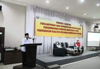  Sekda Provinsi Bengkulu Hamka Sabri, saat menjadi Narasumber pada Seminar Parenting Pendampingan Anak Berkebutuhan Khusus