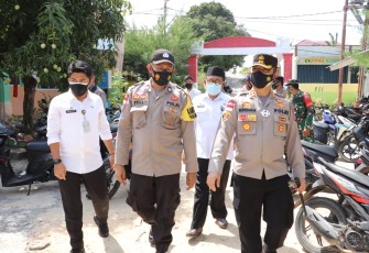 Kapolres Karimun bersama Sekda Kab. Karimun cek dan tinjau pelaksanaan Vaksinasi di SD 008 Tebing