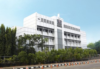  Universitas Moestopo