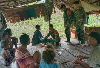 Satgas Yonarmed 1 Kostrad saat Datangi Walang Suku Mausuane