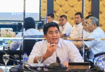 PLT Bupati Bintan Roby Kurniawan SPWK saat rapat persiapan IVENT Tour De Bintan