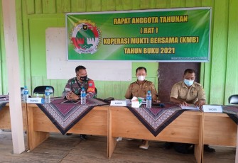 Babinsa Koramil Manuhing Hadiri RAT Koperasi Mukti