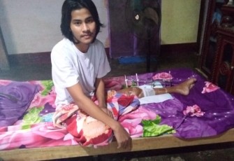 Remaja (20) warga Desa Seuneubok Rambong, Dusun Blang Mee, Kecamatan Idi Rayeuk, Kabupaten Aceh Timur membutuhkan uluran tangan dermawan untuk biaya perjalan selama berobat ke Banda Aceh. 