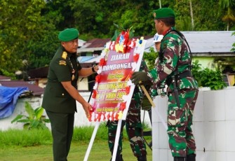 Danrem 181/PVT Brigjen TNI Wawan Erawan ziarah ke TMP Tri Jaya Sakti 