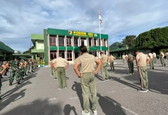 Olahraga bersama prajurit Korem 081/DSJ