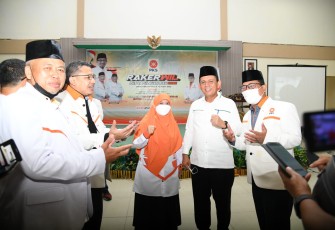Foto bersama saat Rakerwil PKS Kepri