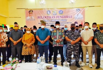 Plt Bupati Bintan, Roby Kurniawan foto bersama Pengurus DPP Perpat Bentan 