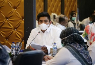 Plt Bupati Bintan Roby Kurniawan melalui Dinas Pemberdayaan Masyarakat dan Desa menggelar Rapat Koordinasi bersama jajaran Camat dan Kepala Desa, di Ruang Rapat II Kantor Bupati Bintan