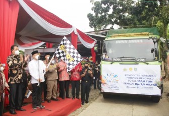 Gubernur Bengkulu Rohidin Mersyah Lepas  Ekspor Komoditas Pertanian