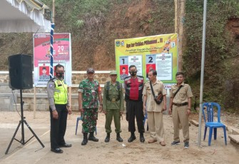 Babinsa Koramil 0801/07 Ngadirojo saat Lakukan Pengamanan