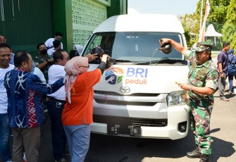 Kodim Bojonegoro Terima Bantuan Mobil Operasional dari BRI