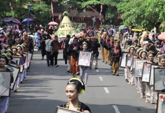 Kirab Pusaka Hari Jadi Ke-828 Kabupaten Trenggalek