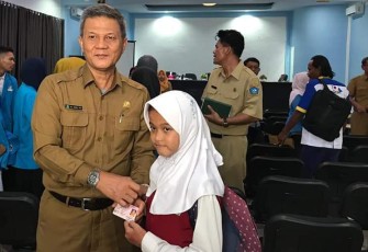 Kepala Dinas Kependudukan dan Catatan Sipil Drs. Ismail 