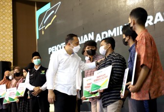 Wali Kota Eri Cahyadi di Gedung Convention Hall Jalan Arif Rahman Hakim Surabaya, Selasa (14/6/2022).