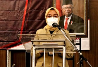 Sri Purwaningsih atau yang akrab disapa Nining pada saat pembukaan rapat finalisasi penyusunan dokumen Rencana Aksi Penerapan SPM untuk Daerah Otonomi Baru Provinsi Papua Selatan, Papua Tengah, dan Papua Pegunungan yang digelar pada Senin, (28/11/2022) di Acacia Hotel Jakarta. 