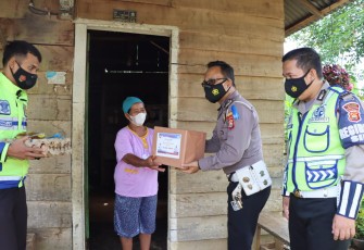 Polres Lebong Bantu Warga Kurang Mampu