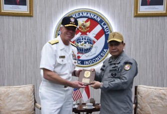 Penyerahan cindera mata