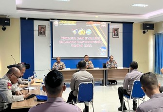 Ditpolairud Polda Banten saat Laksanakan Anev Bagbinopsnal dalam Pembinaan Manajemen Operasional dan Pelatihan 