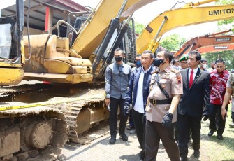 Kapolda Jateng, Irjen Pol Ahmad Luthfi pada konferensi pers yang dilaksanakan di lapangan apel Kompi 4  Batalyon A Pelopor Satbrimobda Jateng di Pati pada Kamis (13/10/2022).