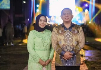 Bupati Labuhanbatu dr.H.Erik Adtrada Ritonga, MKM, didampingi Wakil Bupati Labuhanbatu Hj.Ellya Rosa Siregar,S.Pd, MM 