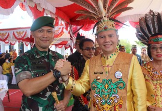 Dandim-Bupati Gunung Mas Bersinergi Pecahkan Rekor Muri 