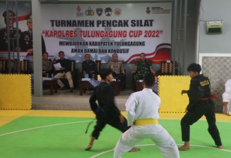 Dandim Tulungagung saat Dampingi Bupati Hadiri Turnamen Pencak Silat Remaja Kapolres Tulungagung Cup 2022