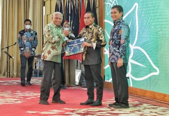 Bupati Asahansaat  Ikuti Penyerahan DIPA dan TKD Oleh Gubsu