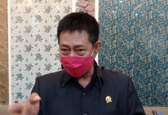 Ketua Fraksi Partai Golkar DPRD Jatim Blegur Prijanggono