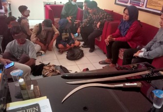 Lima pelajar pasca diamankan polisi