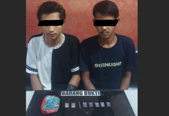 Tersangka dan barang bukti saat diamankan
