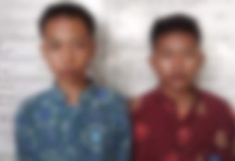 Kedua tersangka berumur 15 tahun saat diamankan petugas