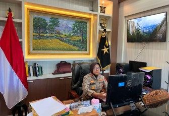 Wakapolda Kalteng Brigjen Pol Ida Oetari Poernamasasi, S.A.P., M.A. saat menjadi narasumber dalam acara talkshow yang digelar Radio Sonora Jakarta 92.0 FM pada Kamis 1 September kemarin.