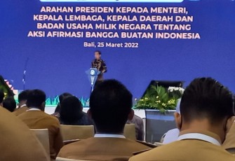Wakil Walikota Bitung Hengky Honandar SE bersama peserta lainnya saat mengikuti kegiatan arahan Presiden RI Ir Joko Widodo
