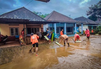 Pasca banjir di Jatim