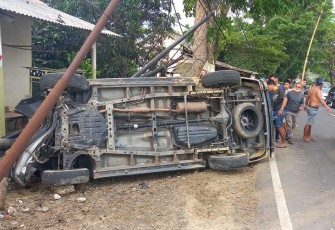 Pasca evakuasi mobil terbalik