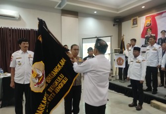 Plt Kapolresta Bengkulu saat Kukuhkan Ketua dan Pengurus Pokdar Kamtibmas Kota Bengkulu