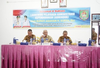 Bupati Asahan saat Launching Pelayanan Adminduk di Kecamatan Buntu Pane