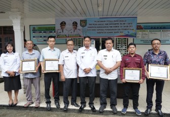 Foto bersama usai acara