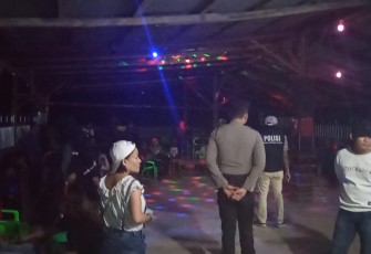 Polisi pasca melakukan razia, Sabtu malam (26/11/2022).