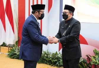 Wakil Ketua DPRD Jatim Sahat Tua Simanjuntak 