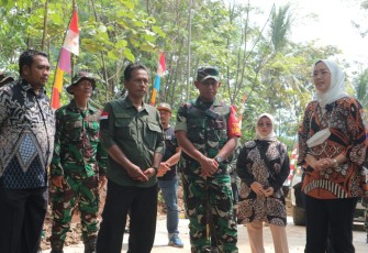 Penutupan program TMMD ke 113 yang dihadiri langsung oleh Dandim 0619/Purwakarta Letkol Arm Krisrantau Hermawan dan Bupati Purwakarta Anne Ratna Mustika di desa Wanawali, Kamis 9 Juni 2022.