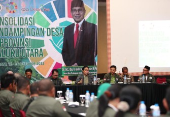 Menteri yang akrab disapa Gus Halim, saat di kantor Bupati Halmahera Utara, Jumat (14/10/2022).