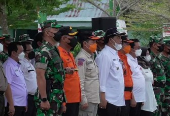 Dandim 1016 Palangka Raya Letkol Inf Frans Kishin Panjaitan, S.A.P., M.P.M., M.Han saat Hadiri Apel Gelar Kesiapan dalam rangka menghadapi Karhutla Provinsi Kalteng. 