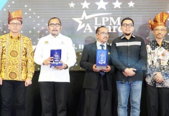 Ketua DPD LPM Jatim Sahat Tua Simanjuntak dalam acara Temu Kader Nasional LPM di Medan, Jum'at (11/11/2022) yang juga dihadiri Dirjen Bina Pemerintahan Desa Kementrian Dalam Negri. 
