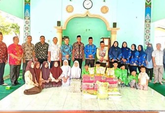 Pemkab Labuhanbatu saat Berikan Tali Asih ke Panti Asuhan 