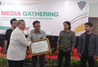 Kantor Imigrasi Kediri Cetak PNBP Rp 13,8 Miliar